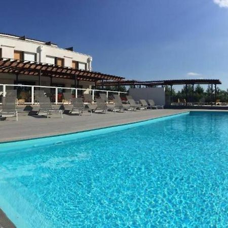 شقة 104 Douce Provence Au Calme Face A La Piscine Éguilles المظهر الخارجي الصورة